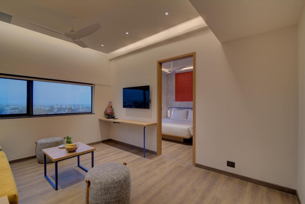 7 Apple Hotel Нашик Екстериор снимка